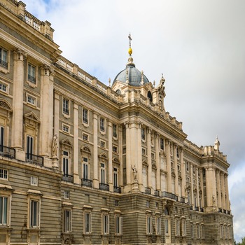 royal-palace-madrid-spain-gloomy-day